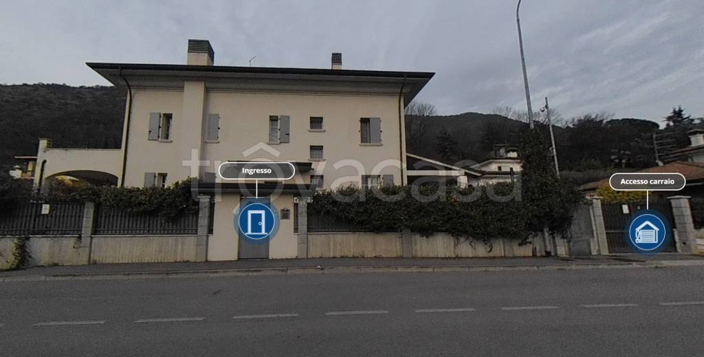 casa indipendente in vendita a Chiari