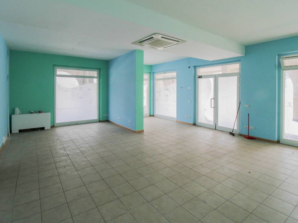 negozio in vendita a Chiari