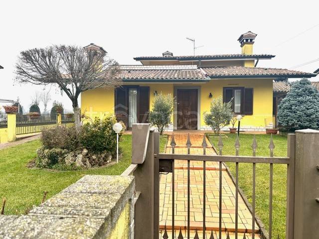 casa indipendente in vendita a Chiari