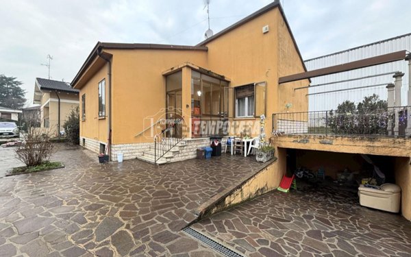 casa indipendente in vendita a Chiari