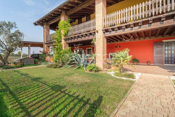 casa indipendente in vendita a Chiari