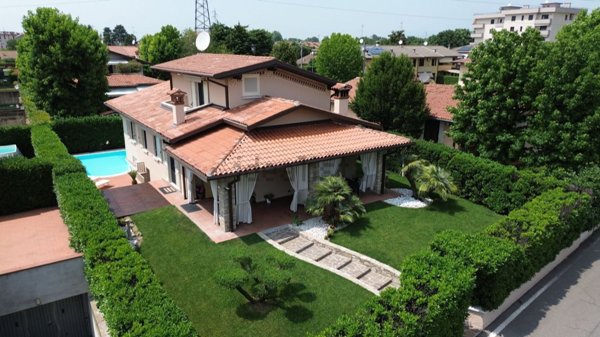 casa indipendente in vendita a Chiari