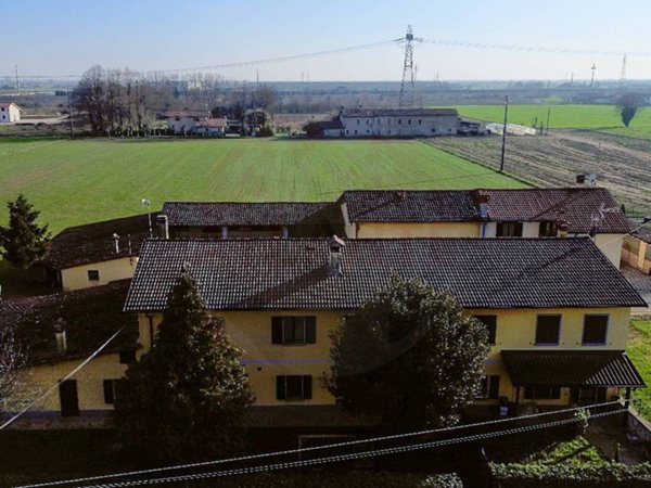 casa indipendente in vendita a Chiari in zona Santellone