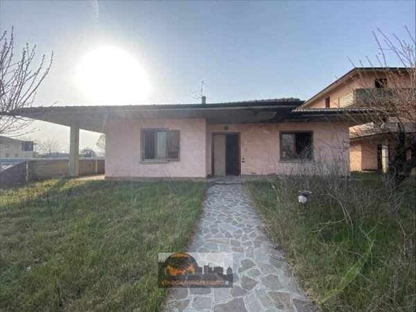 casa indipendente in vendita a Chiari