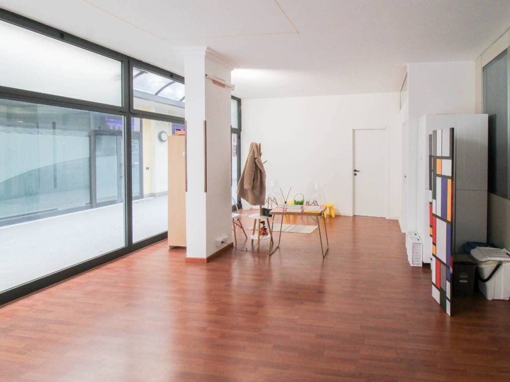 negozio in vendita a Chiari