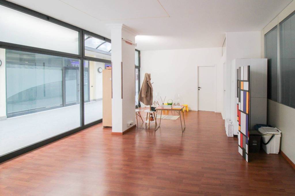 negozio in vendita a Chiari