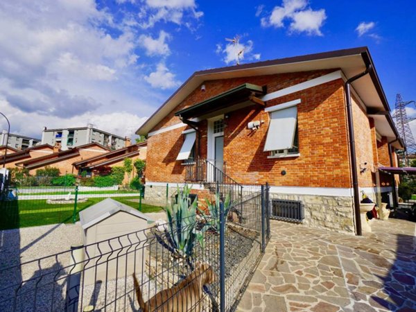 casa indipendente in vendita a Chiari