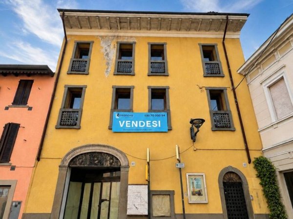 intera palazzina in vendita a Chiari