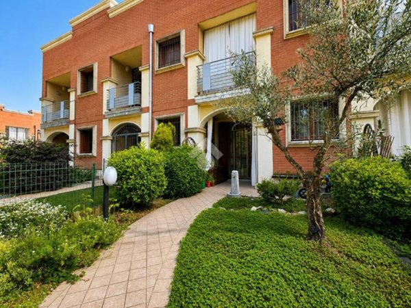 casa indipendente in vendita a Chiari