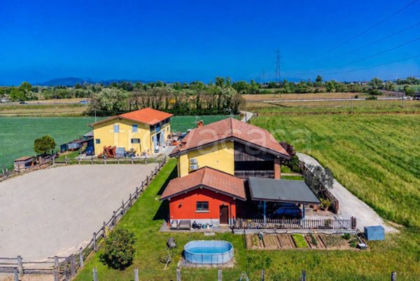 casa indipendente in vendita a Chiari
