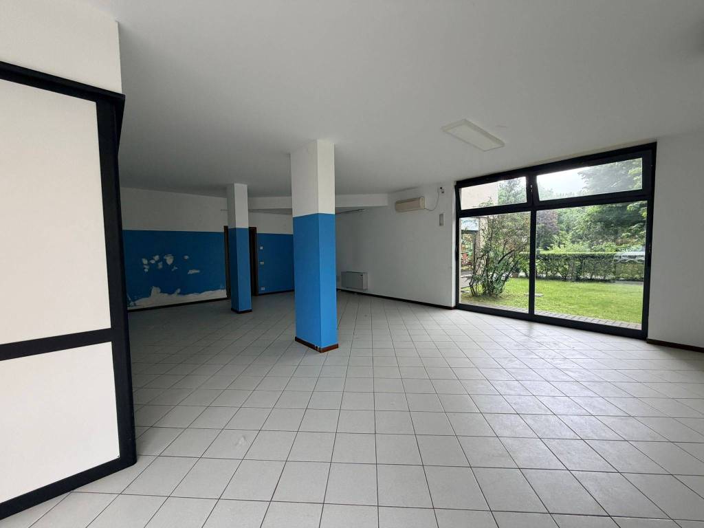 negozio in vendita a Chiari