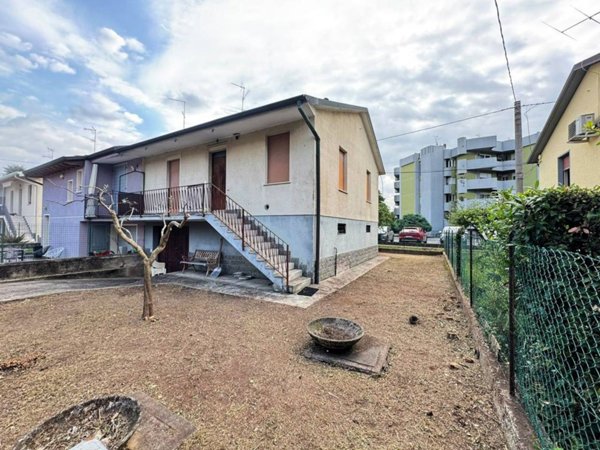 casa indipendente in vendita a Chiari