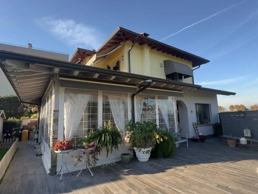 casa indipendente in vendita a Chiari