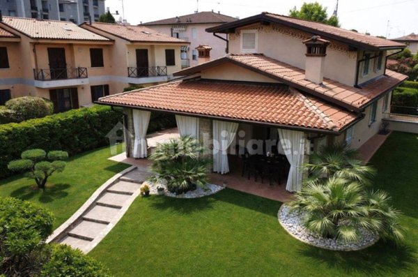 casa indipendente in vendita a Chiari