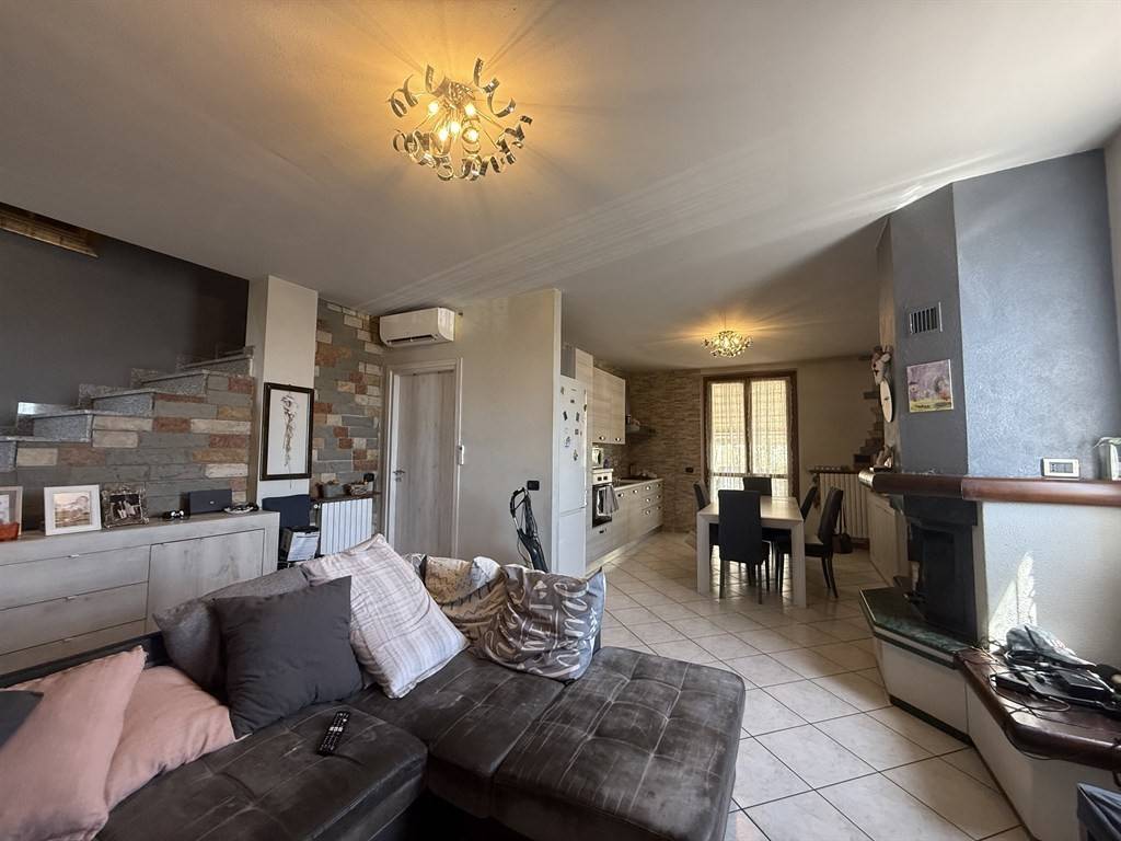 casa indipendente in vendita a Chiari in zona San Bernardo