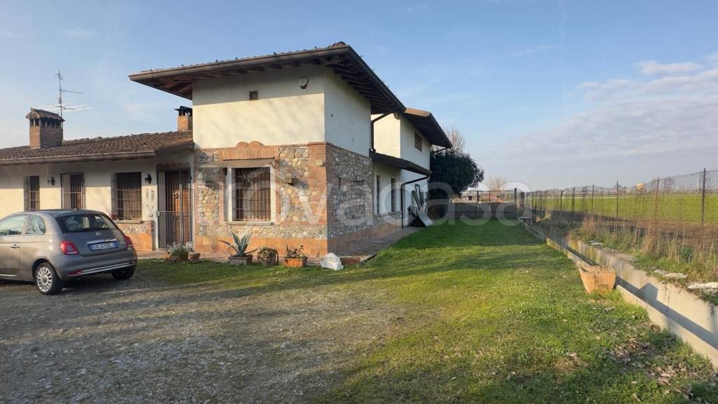 casa indipendente in vendita a Chiari