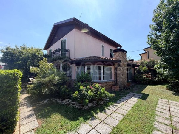 casa indipendente in vendita a Chiari