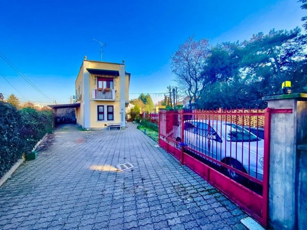 casa indipendente in vendita a Chiari