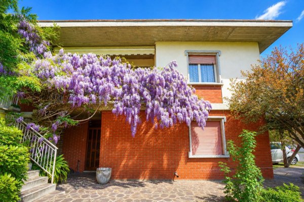 casa indipendente in vendita a Chiari in zona Santellone