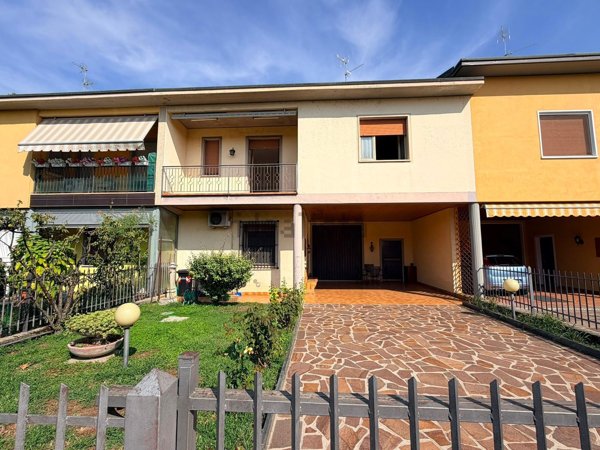 casa indipendente in vendita a Chiari