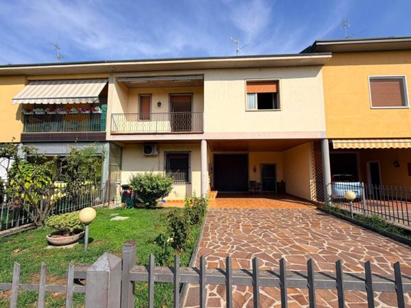 casa indipendente in vendita a Chiari