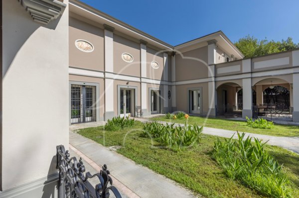 casa indipendente in vendita a Chiari in zona Santellone