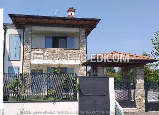 casa indipendente in vendita a Chiari in zona Santellone