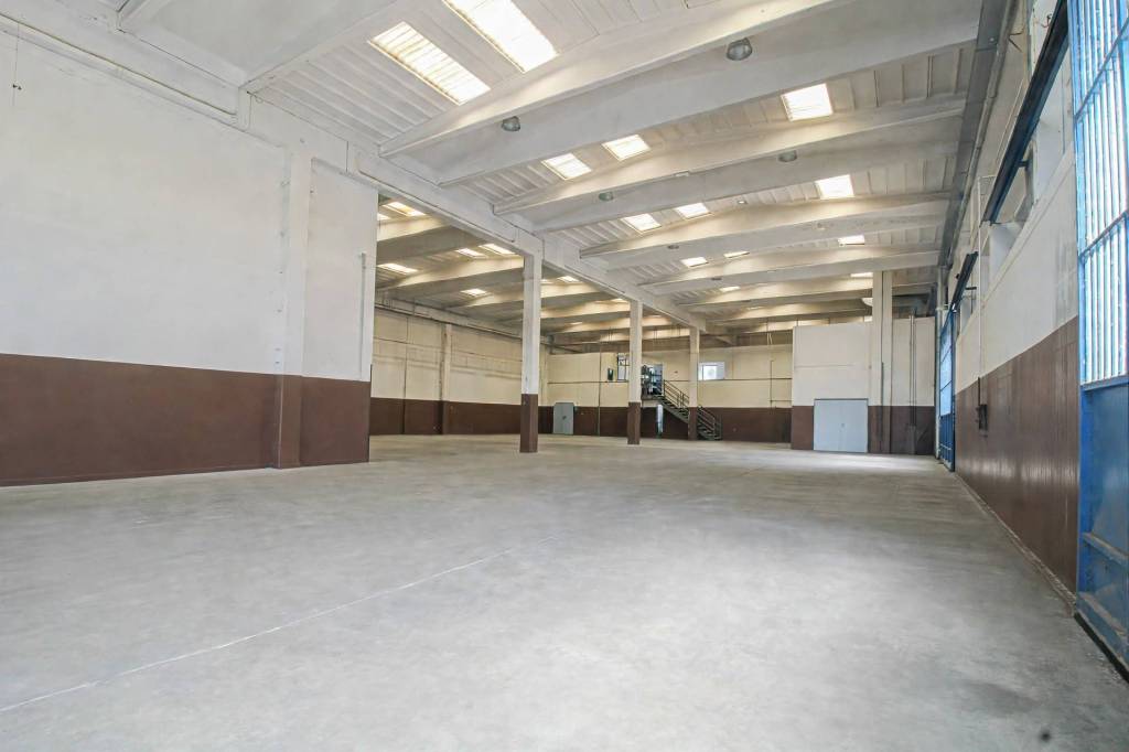 locale commerciale in vendita a Chiari in zona San Bernardo
