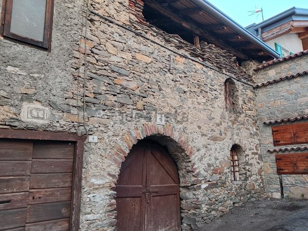 casa semindipendente in vendita a Cimbergo