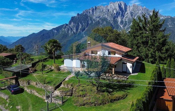 casa indipendente in vendita a Cimbergo