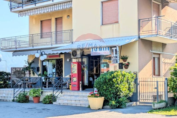 locale commerciale in vendita a Cimbergo