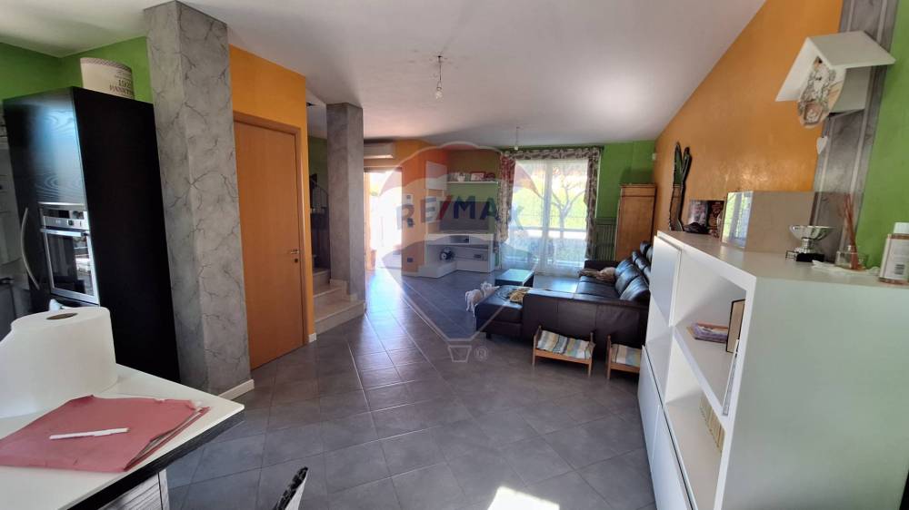 casa indipendente in vendita a Cimbergo