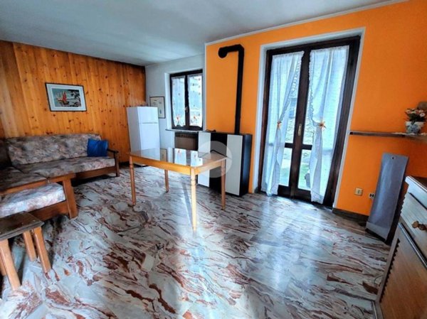 casa indipendente in vendita a Cimbergo