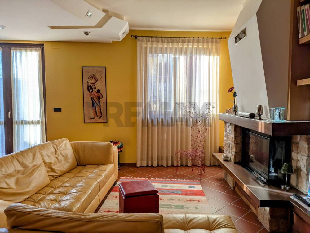 casa indipendente in vendita a Cimbergo