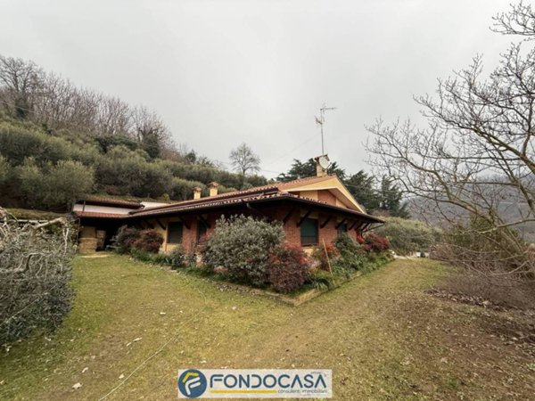 casa indipendente in vendita a Cimbergo