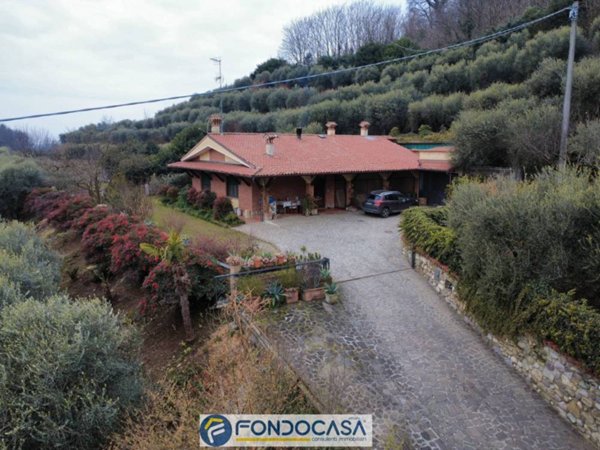 casa indipendente in vendita a Cimbergo