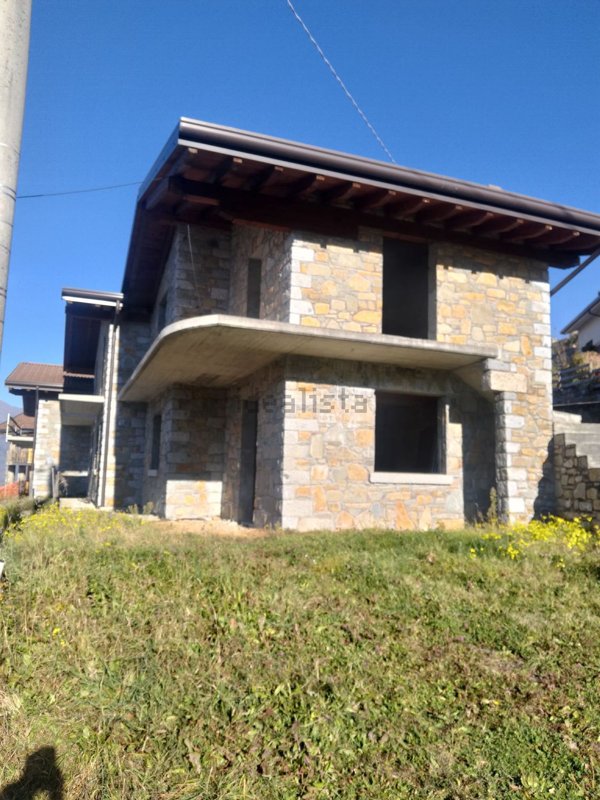 casa indipendente in vendita a Cimbergo