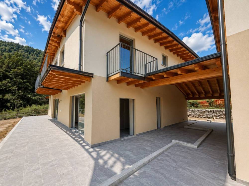 casa indipendente in vendita a Cimbergo