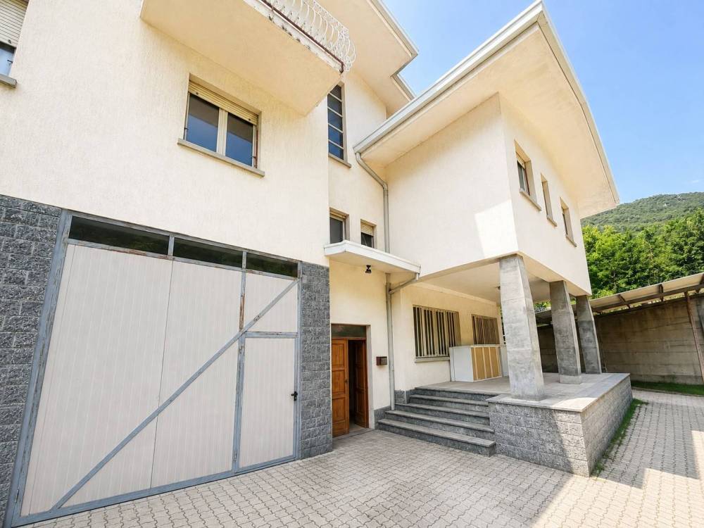 casa indipendente in vendita a Cimbergo