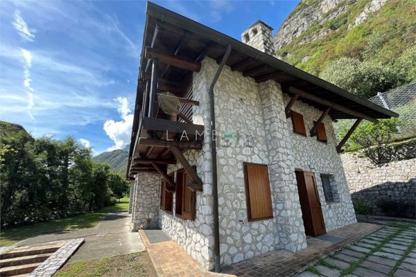 casa indipendente in vendita a Cividate Camuno