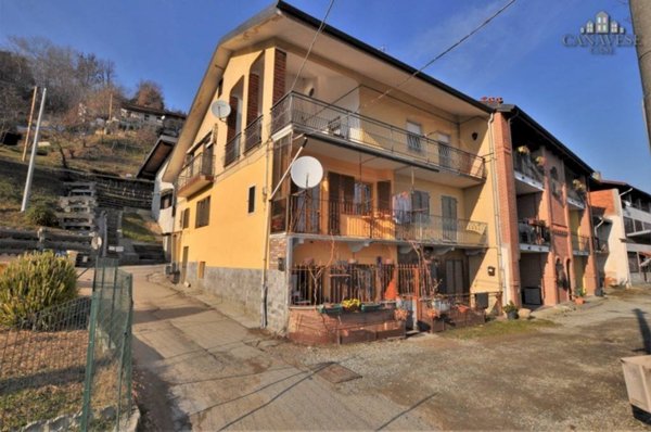 appartamento in vendita a Castellamonte in zona Preparetto