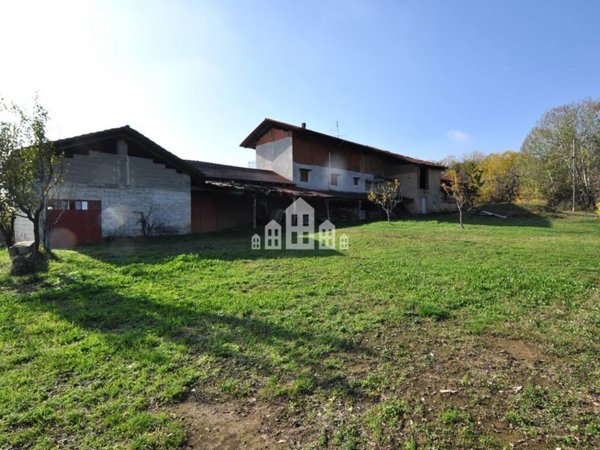 casa indipendente in vendita a Castellamonte in zona Spineto