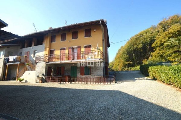casa semindipendente in vendita a Castellamonte in zona Spineto