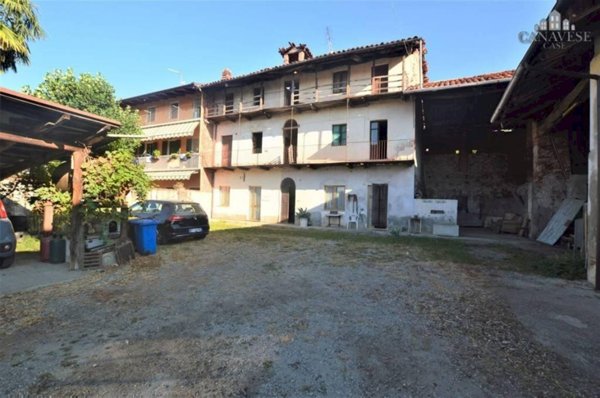 casa indipendente in vendita a Castellamonte in zona Sant'Antonio