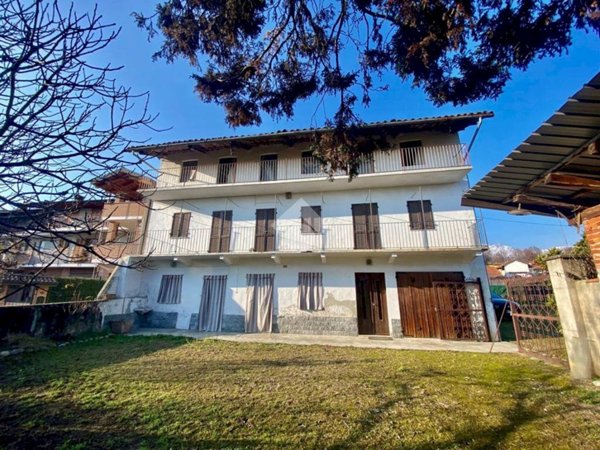 casa indipendente in vendita a Castellamonte in zona Spineto