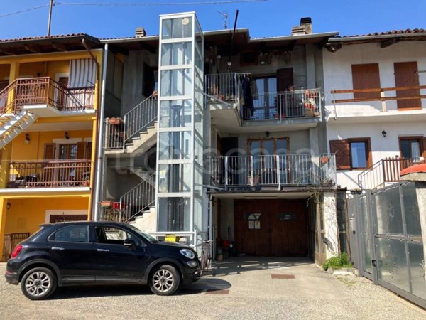 casa indipendente in vendita a Castellamonte in zona Spineto
