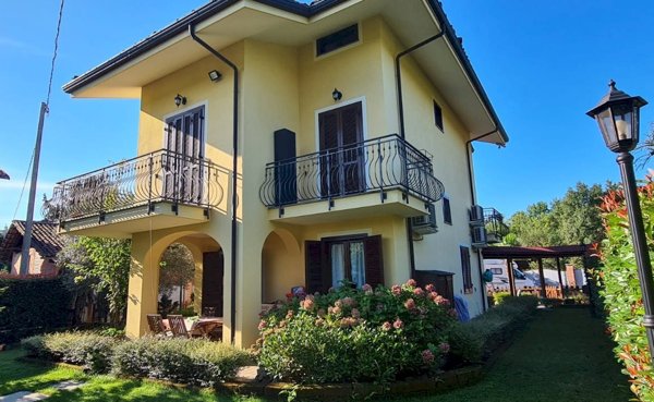 casa indipendente in vendita a Castellamonte in zona Filia