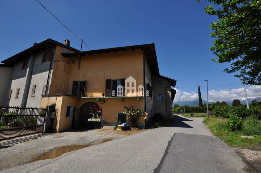 casa indipendente in vendita a Castellamonte in zona Sant'Antonio
