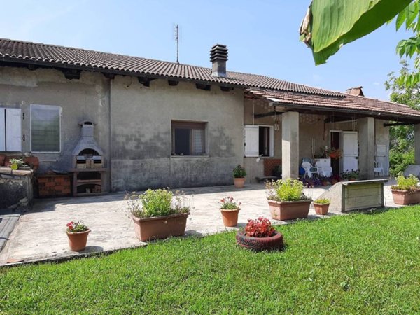 casa indipendente in vendita a Castellamonte