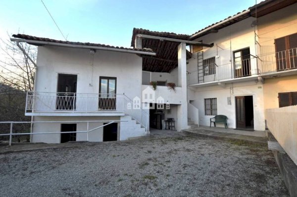 casa semindipendente in vendita a Castellamonte in zona Spineto